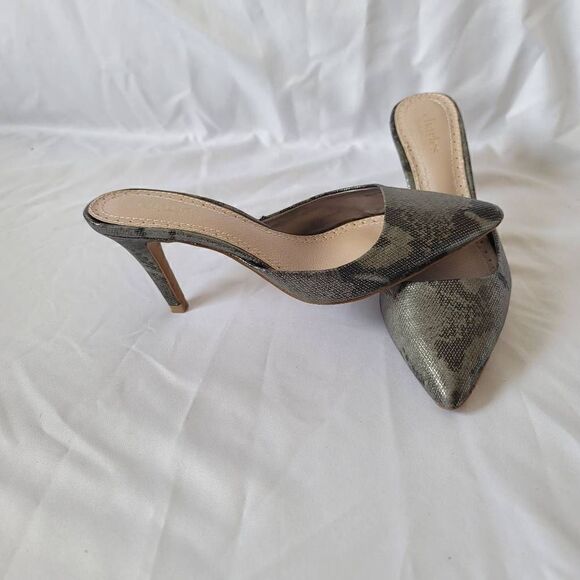 Charles by charles david womens Sz 7.5 Snaked Print heels - Picture 2 of 8
